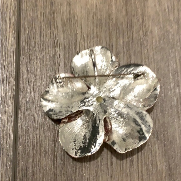 Pin - Picture 2 of 2